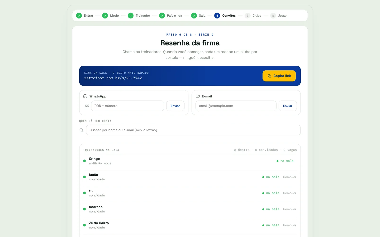 A sala do Modo Resenha enchendo — cada treinador no seu aparelho